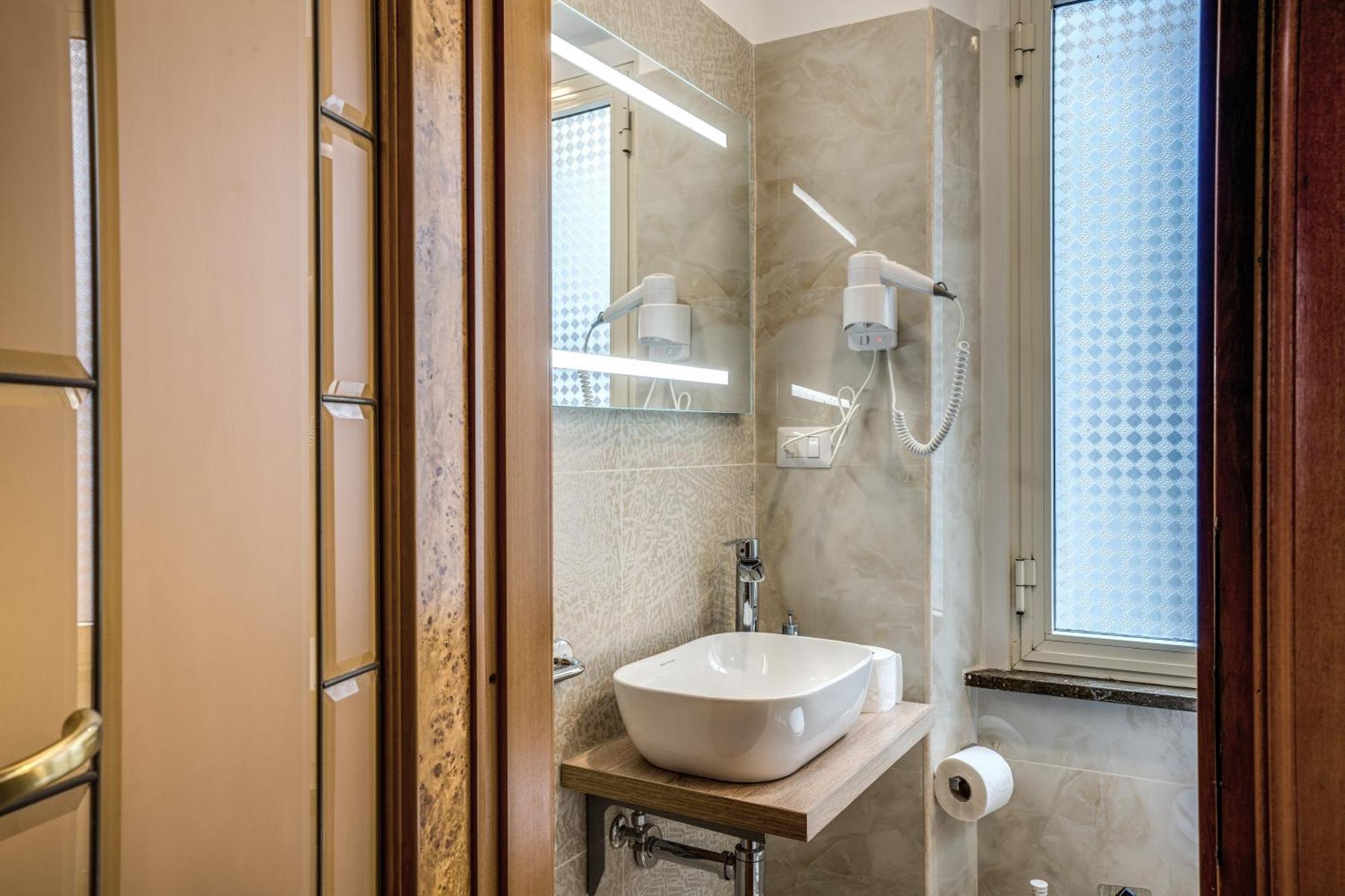 Fontana Di Trevi Charming Apartment Rome Exterior photo