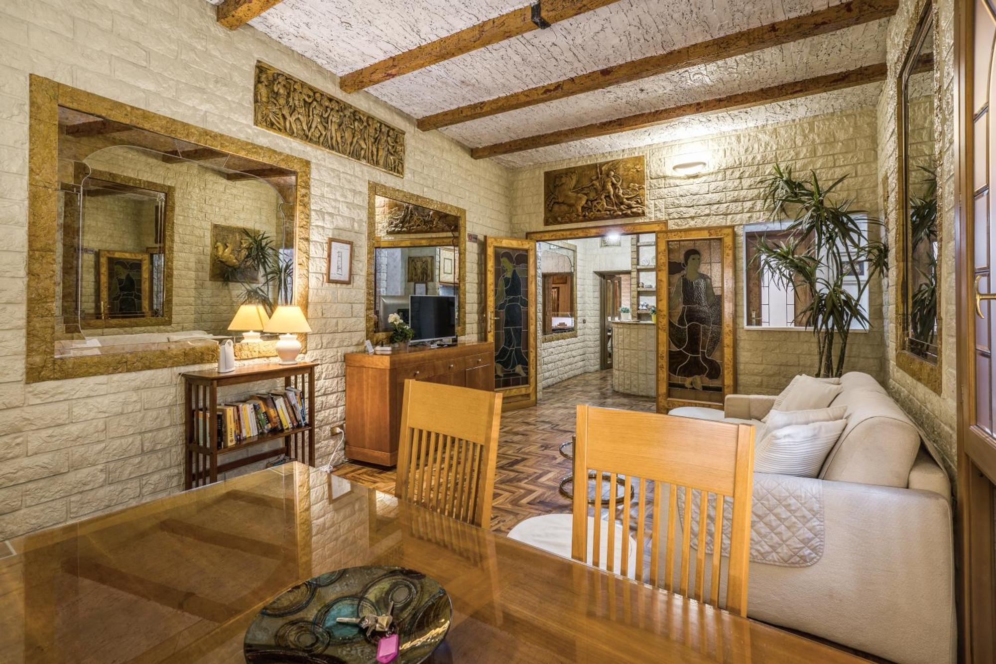 Fontana Di Trevi Charming Apartment Rome Exterior photo